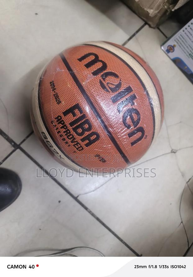 Molten Size 7 Basket Ball