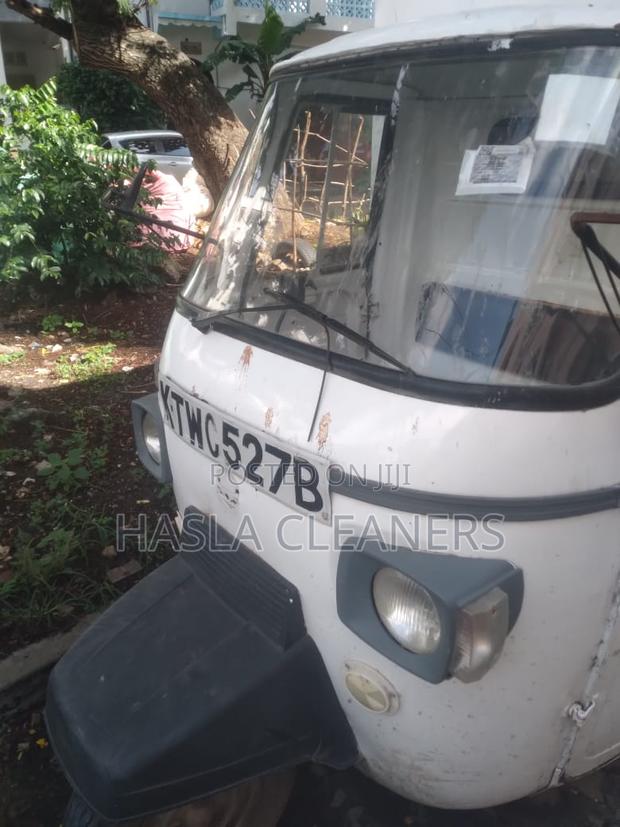 Piaggio 2017 White - thumbnail 3