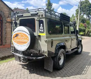 Land Rover Defender Puma 110 2.4 TD 2011 Green