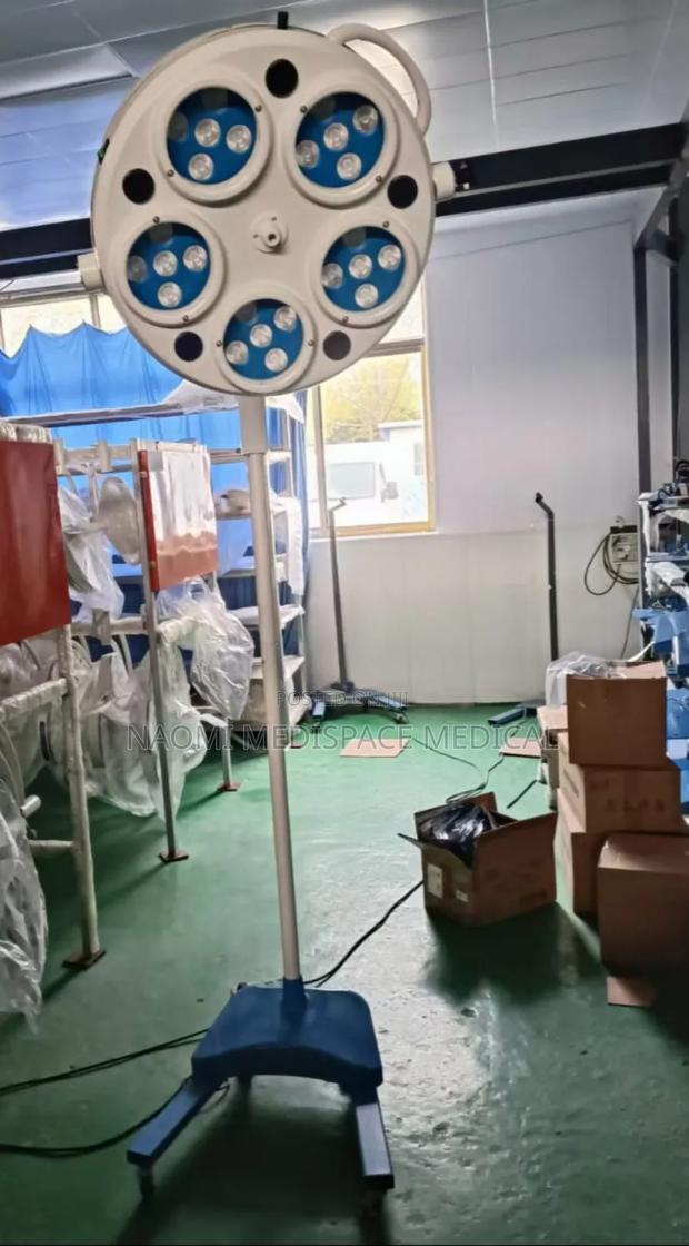 Halogen Shadowless Theatre Light - thumbnail 2