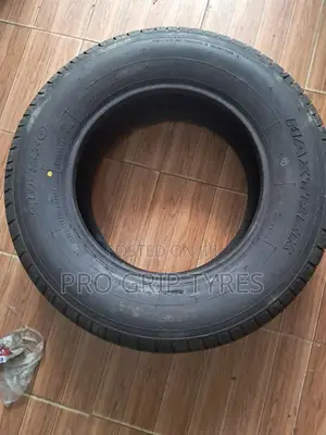 Maxtrek Su _830 215/70r15