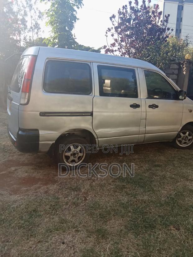 Toyota HiAce 2004 Silver - main view