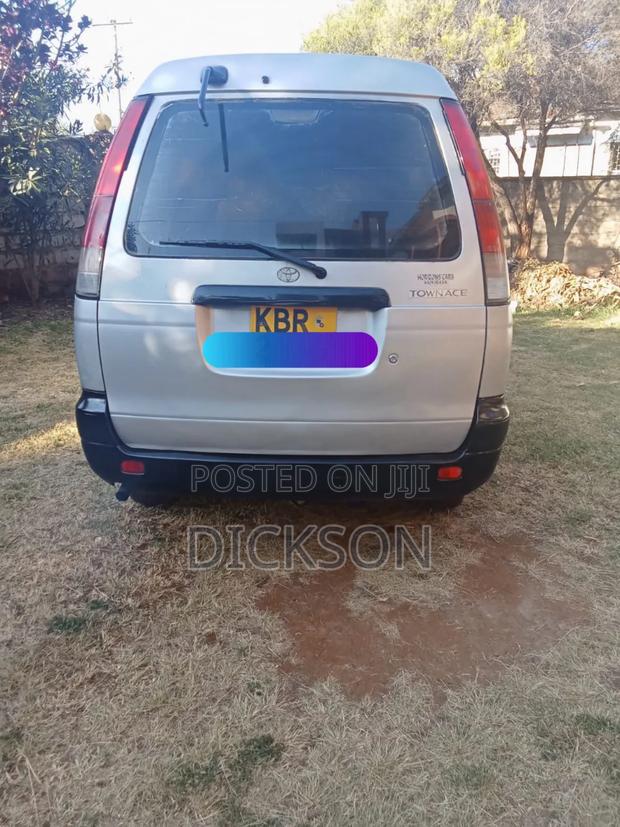 Toyota HiAce 2004 Silver - thumbnail 3