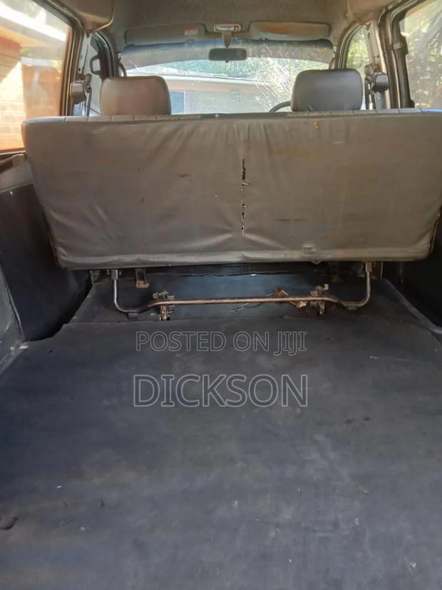 Toyota HiAce 2004 Silver - thumbnail 5