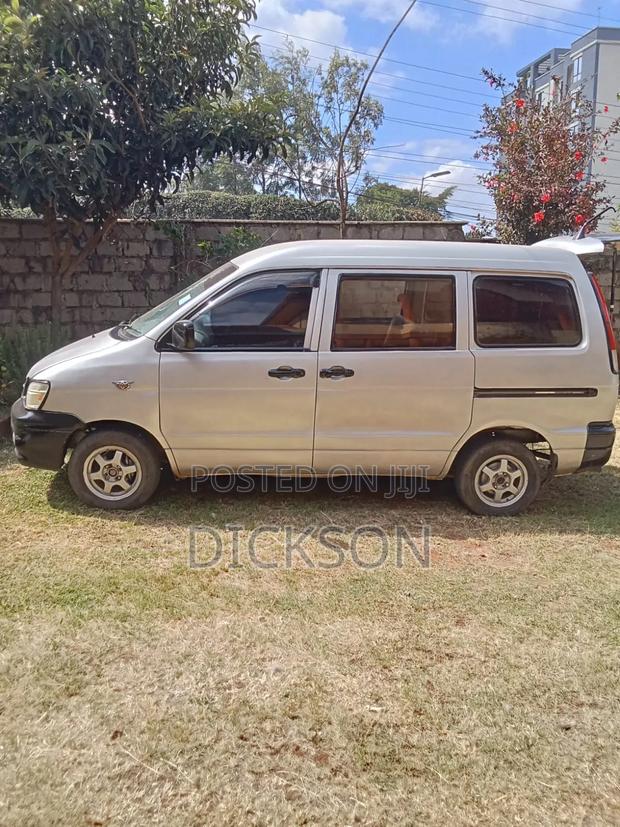 Toyota HiAce 2004 Silver - thumbnail 9