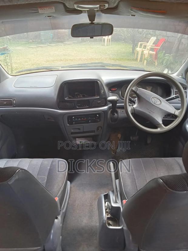 Toyota HiAce 2004 Silver - thumbnail 11