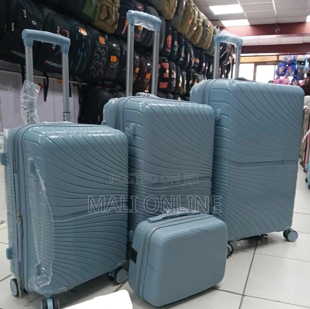4-Piece Unbreakable Hardshell Luggage Set Vanity Case - thumbnail 3