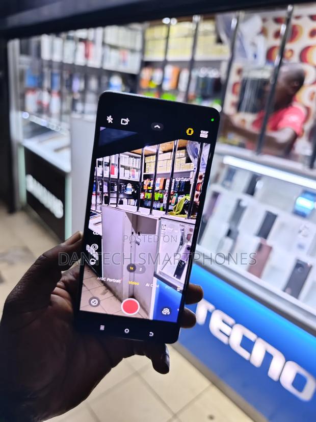 Tecno Camon 30 256 GB Gray - thumbnail 7