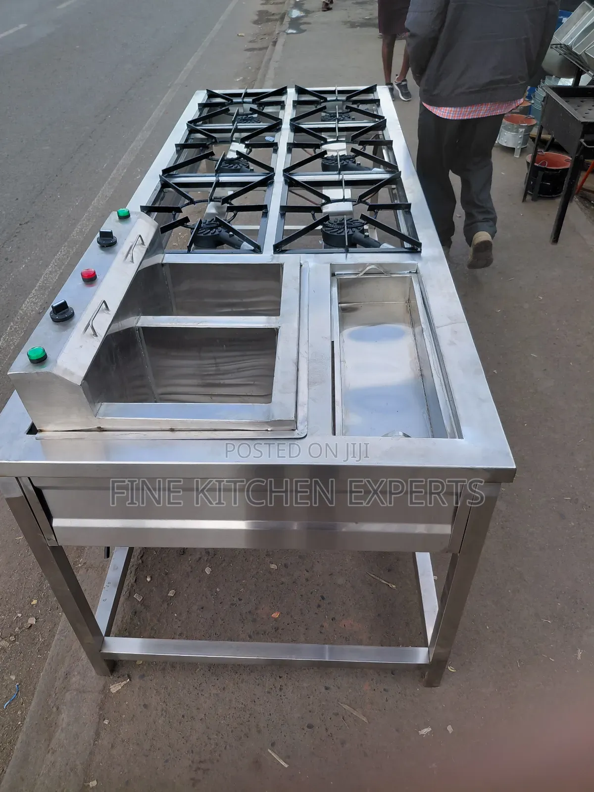6 Burners and Double Fryer Combine.