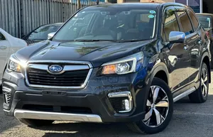 Subaru Forester 2.5i Premium AWD 2018 Gray