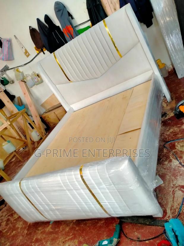 Modern Bed -White - main view