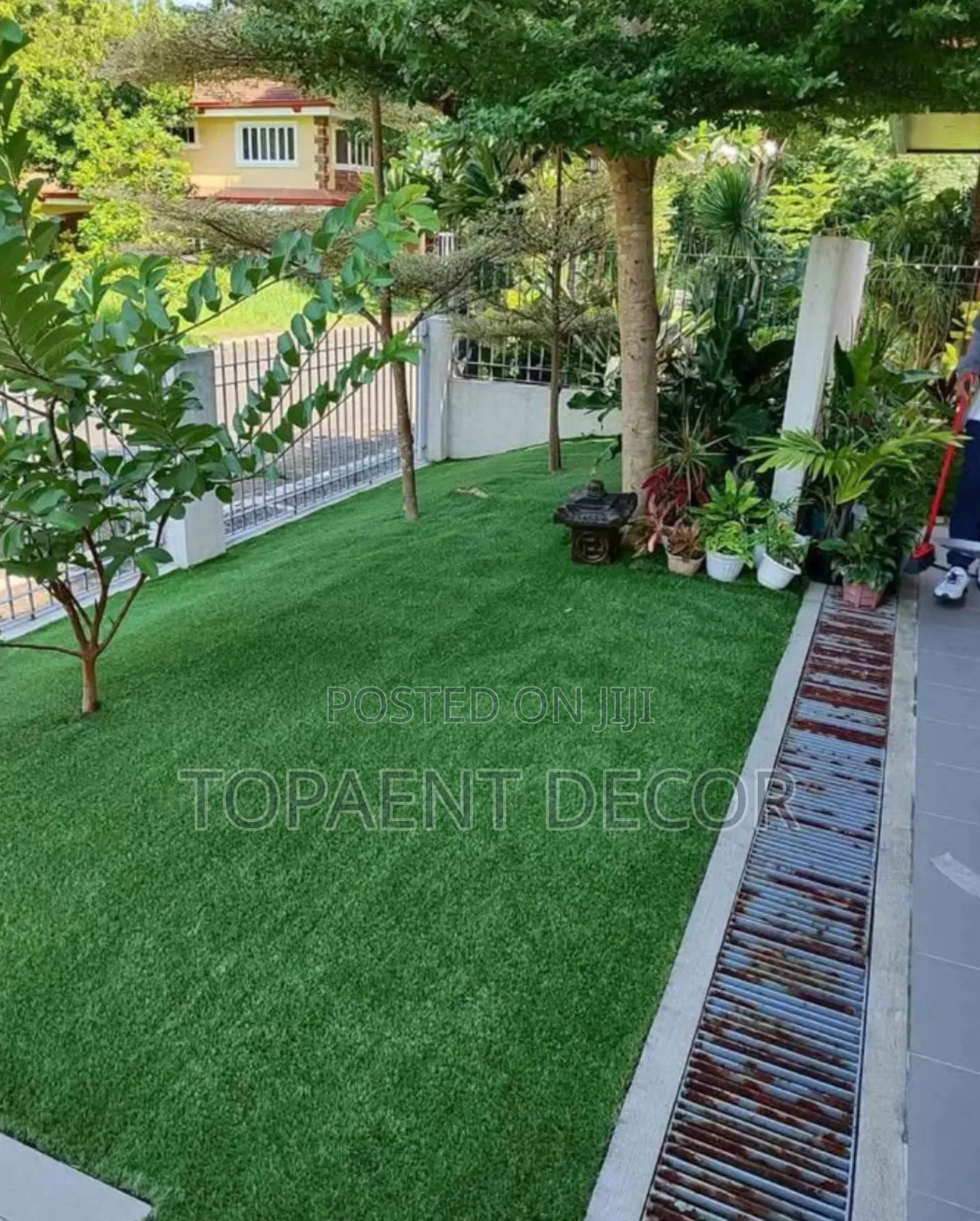 Soft Texture, Nature Inspired Outdoor Artificial Grass Carpet