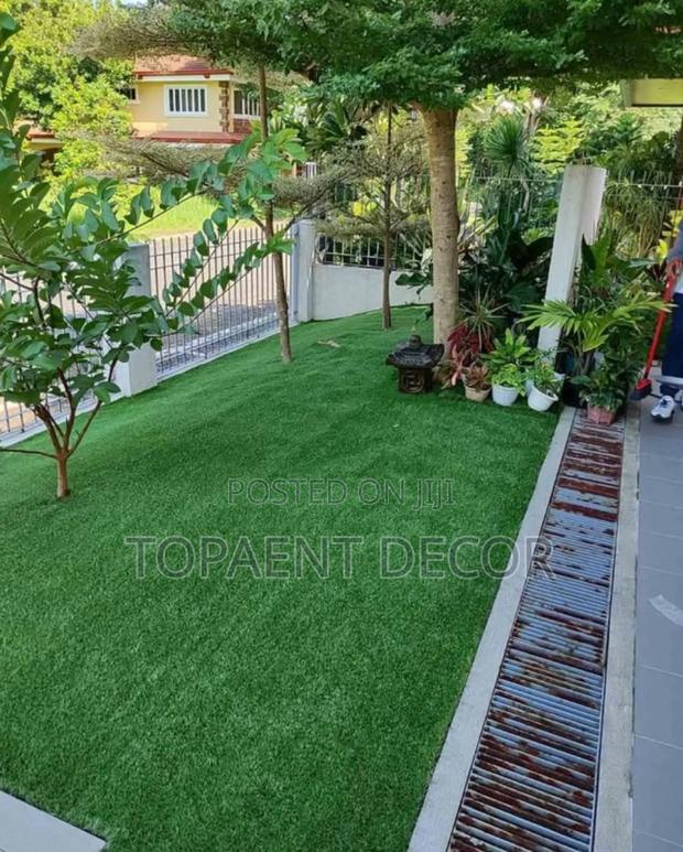 Soft Texture, Nature Inspired Outdoor Artificial Grass Carpet