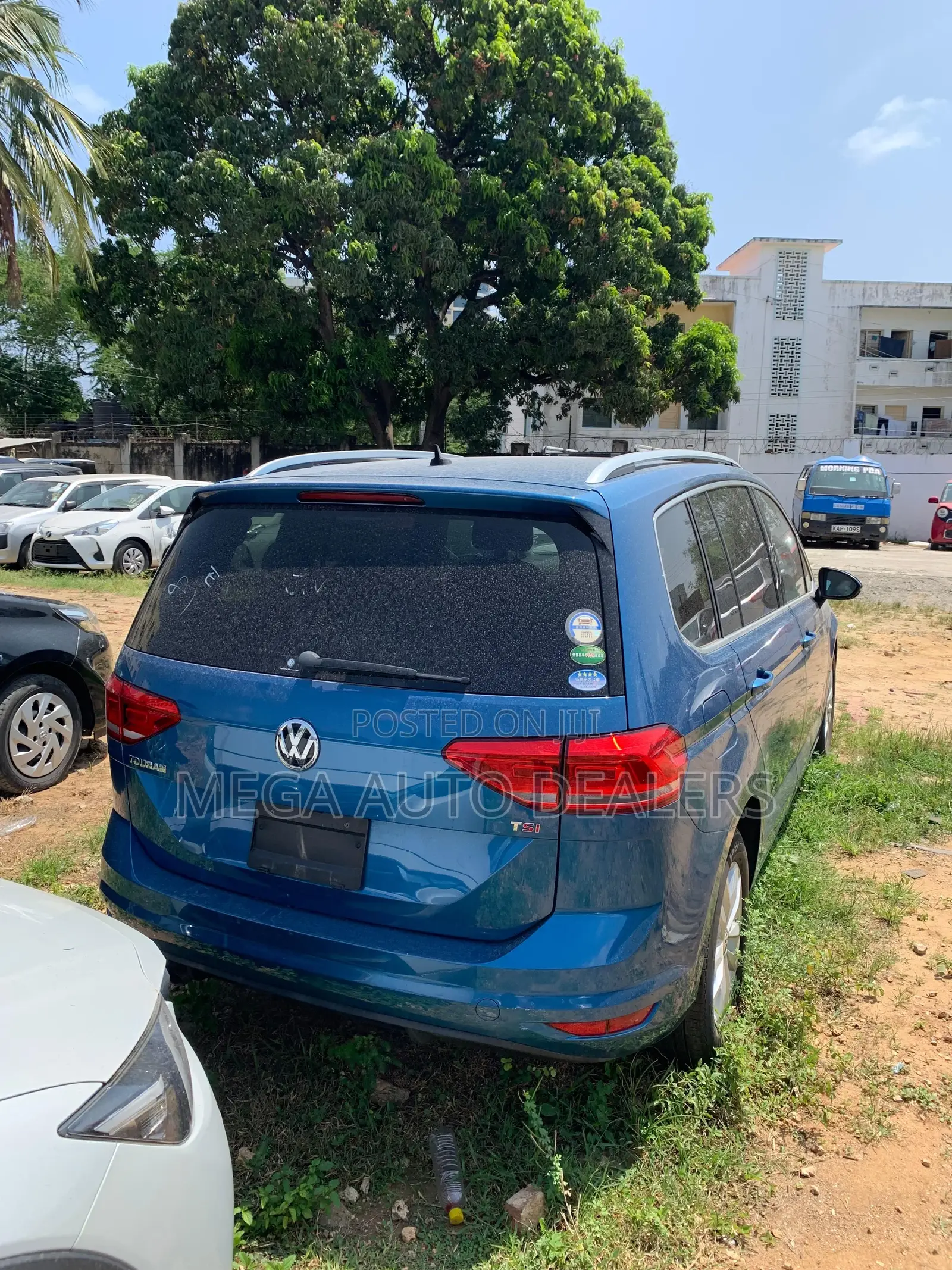 Volkswagen Touran 2018 Blue
