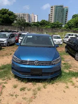Volkswagen Touran 2018 Blue