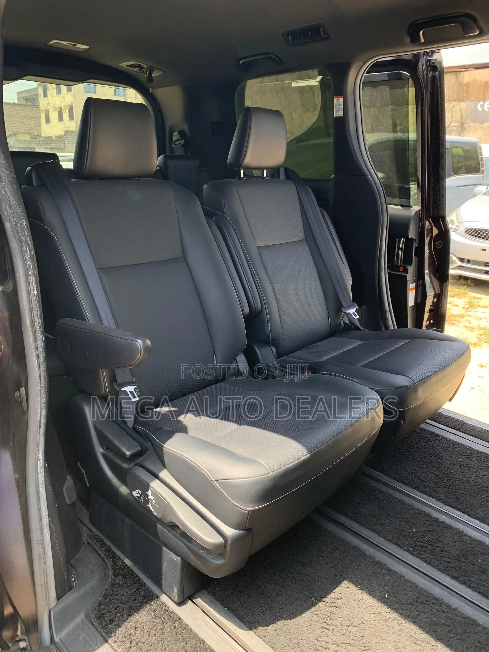 Toyota Esquire 2019 Brown