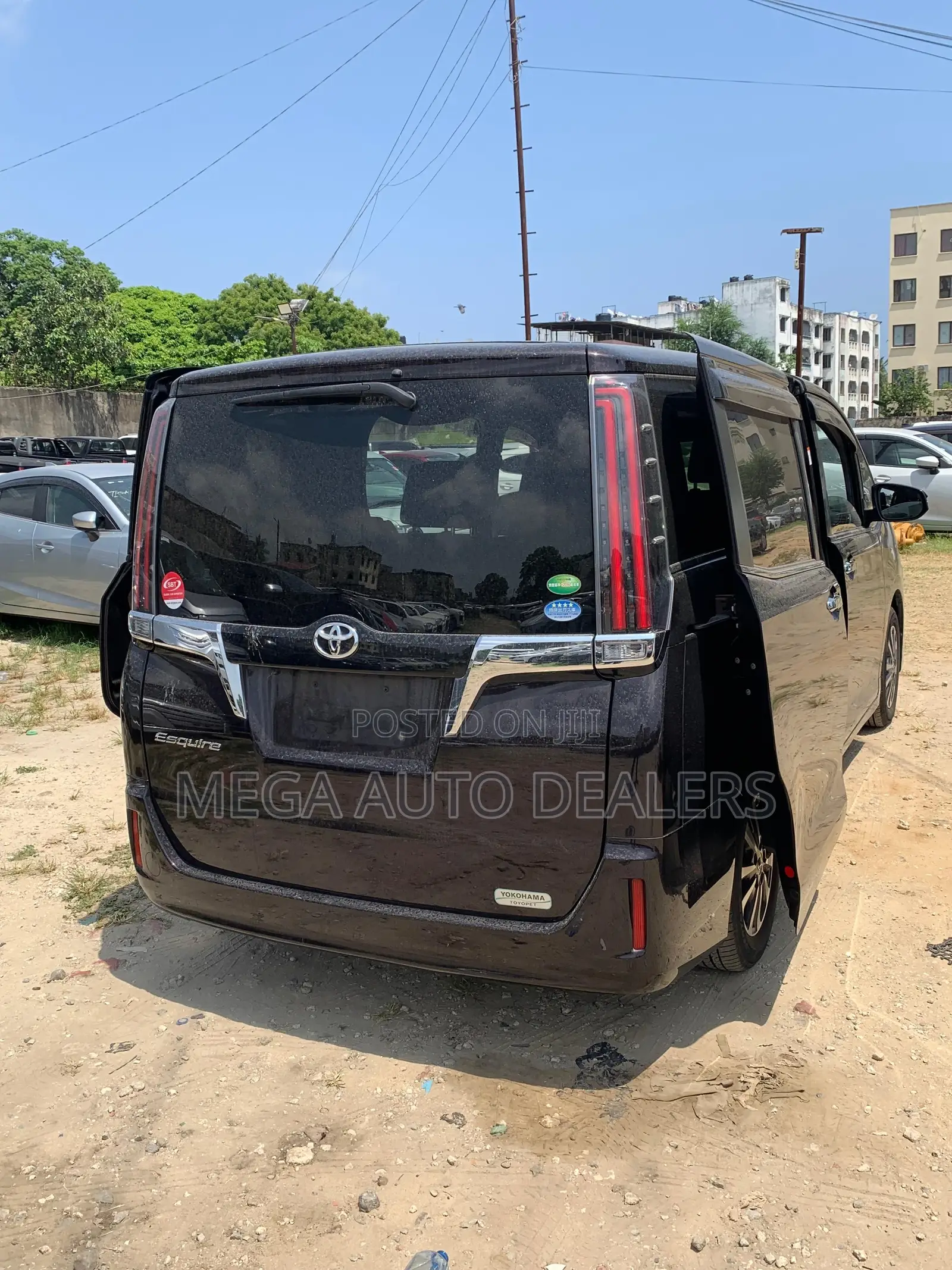 Toyota Esquire 2019 Brown