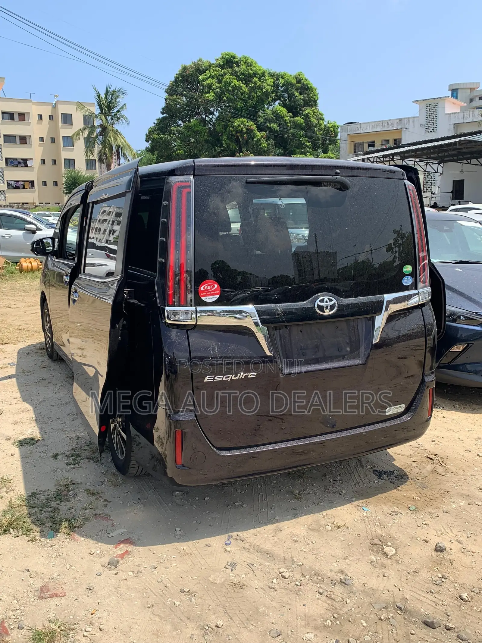 Toyota Esquire 2019 Brown