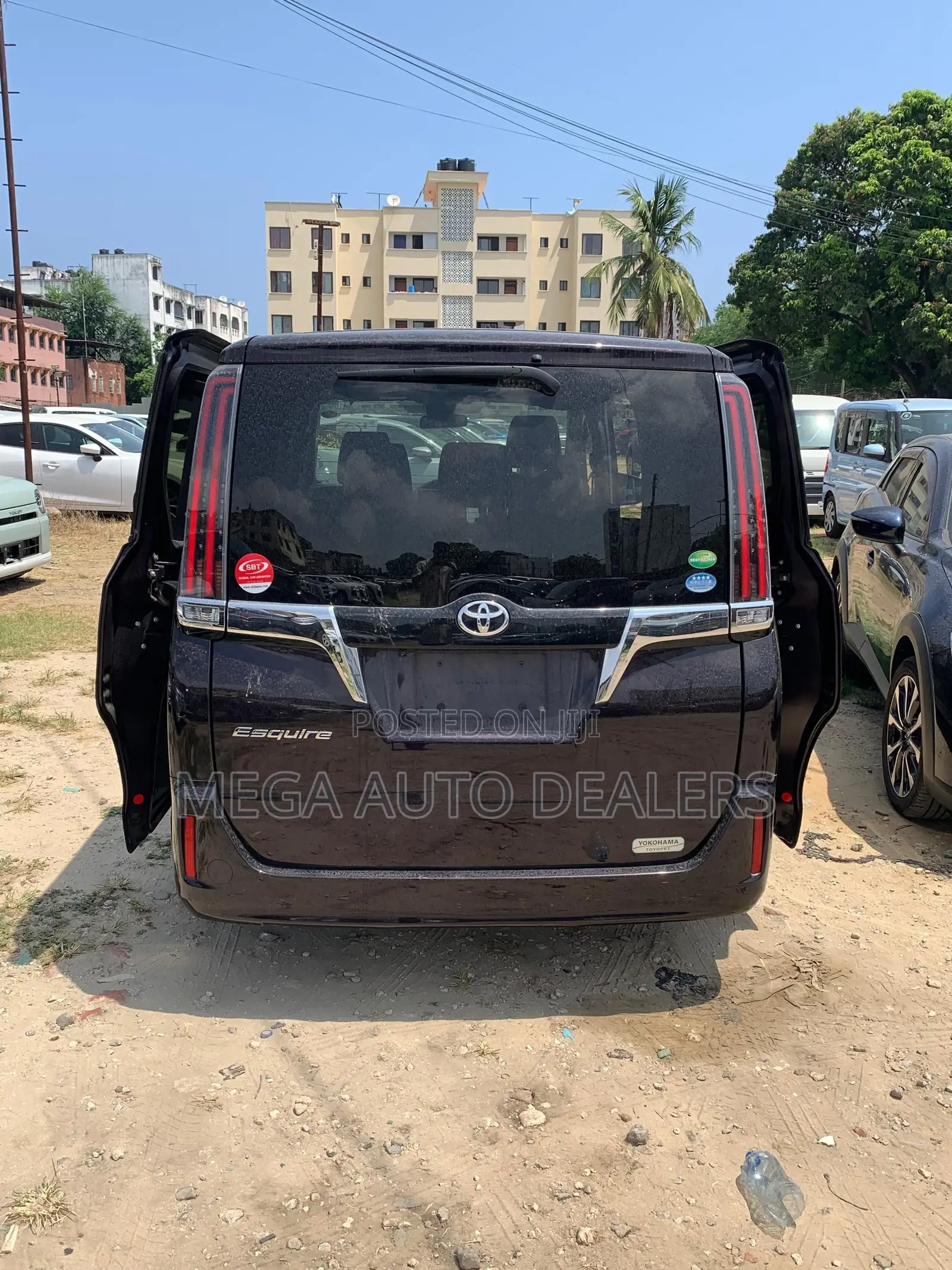 Toyota Esquire 2019 Brown