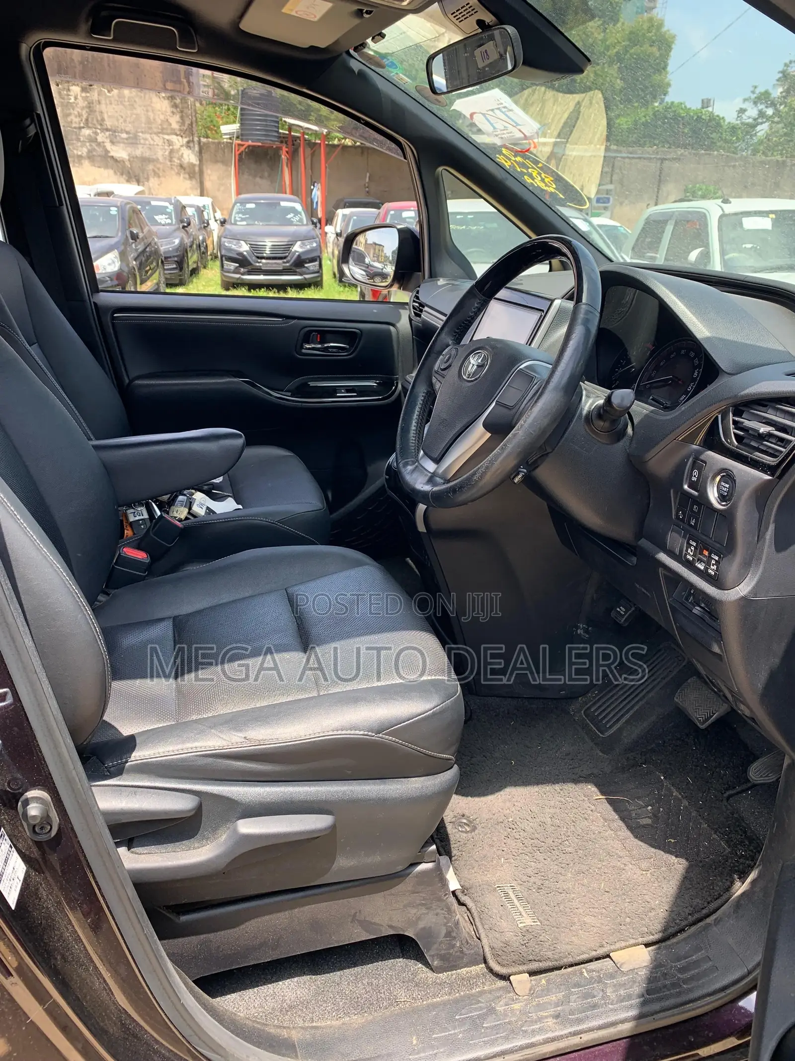 Toyota Esquire 2019 Brown