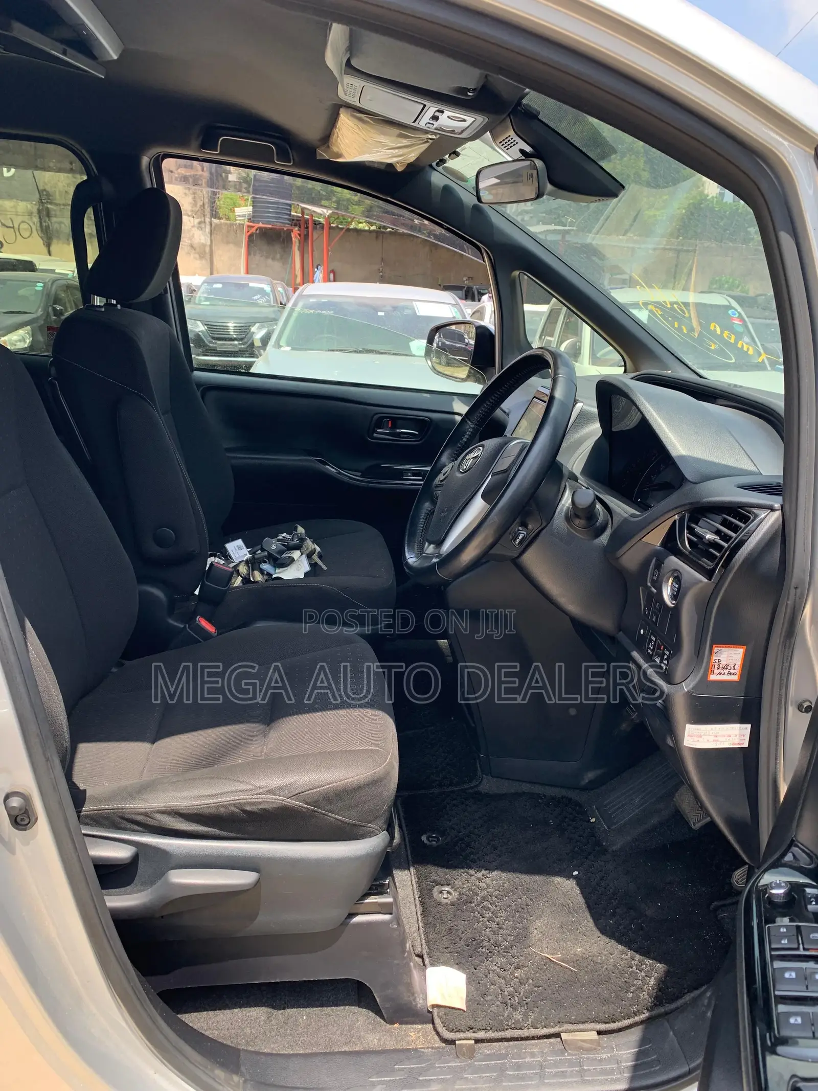Toyota Noah 2019 Silver