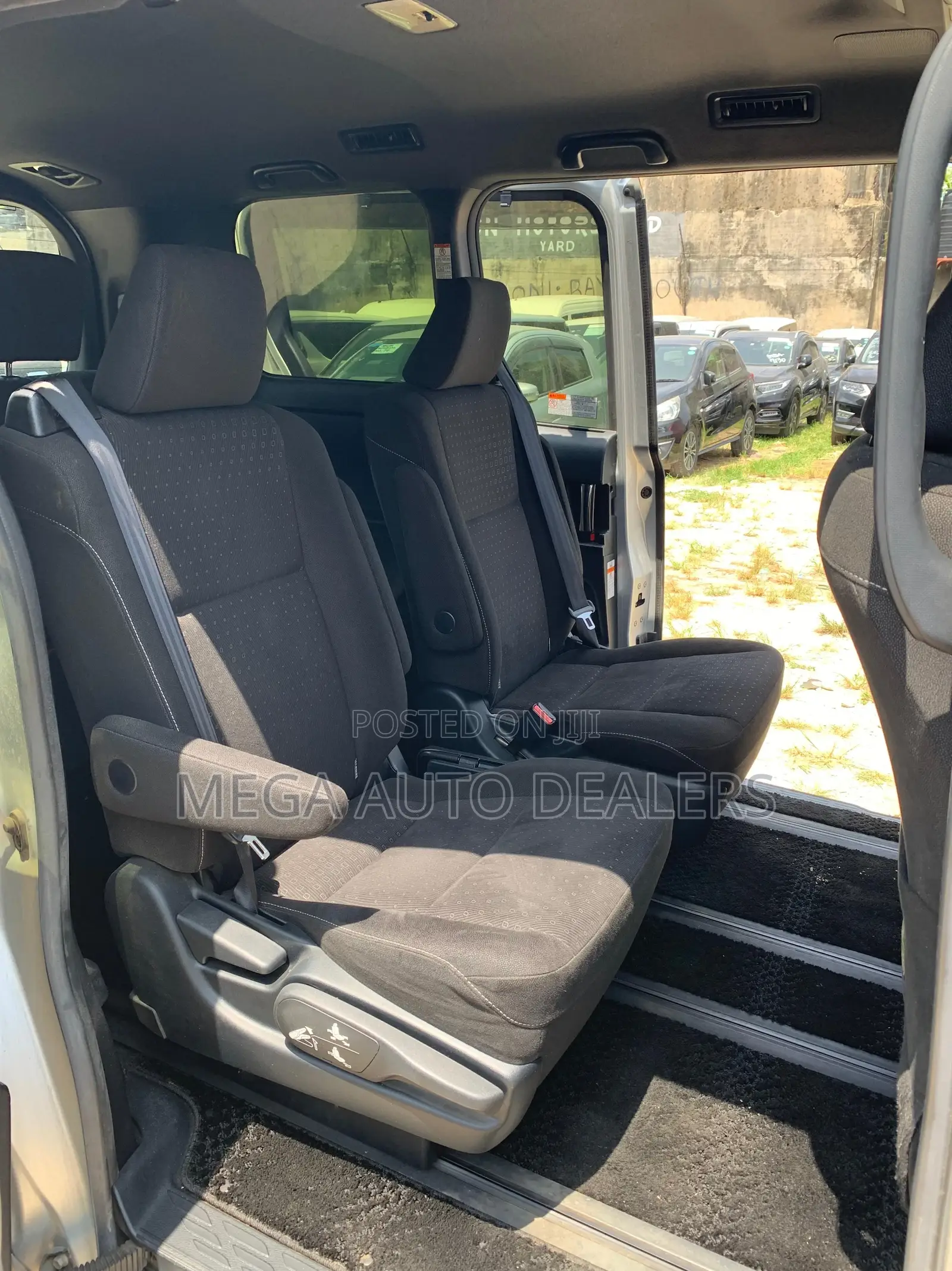 Toyota Noah 2019 Silver