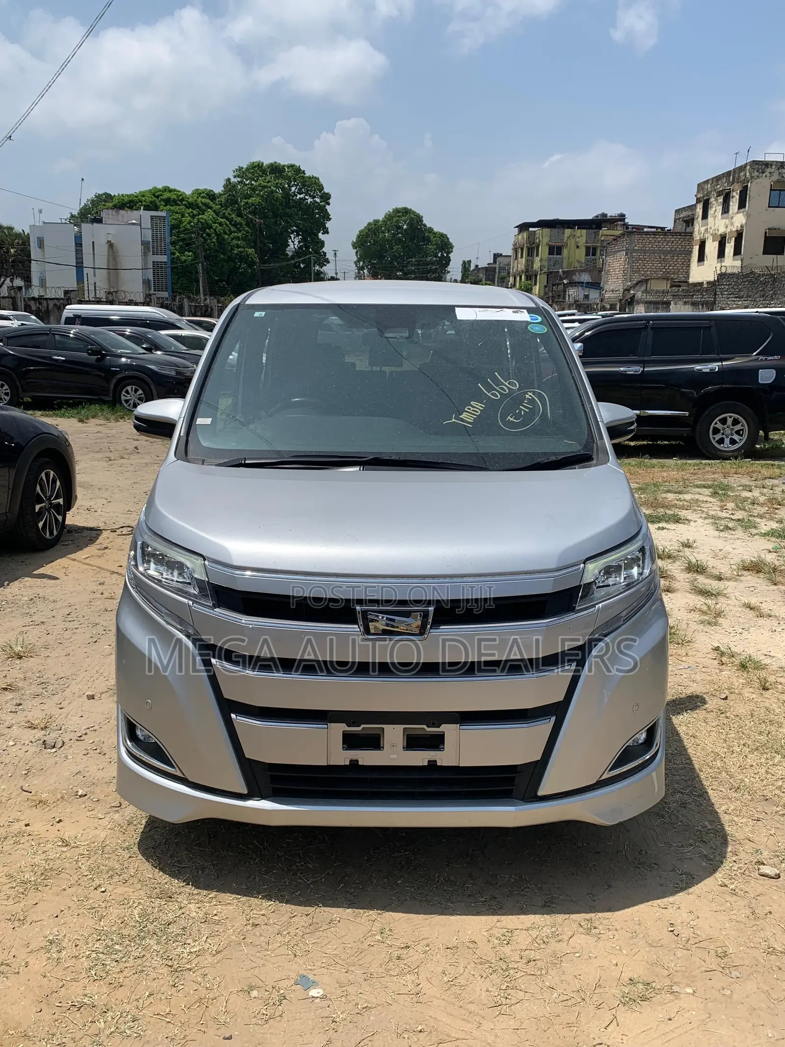 Toyota Noah 2019 Silver