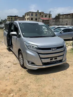 Toyota Noah 2019 Silver