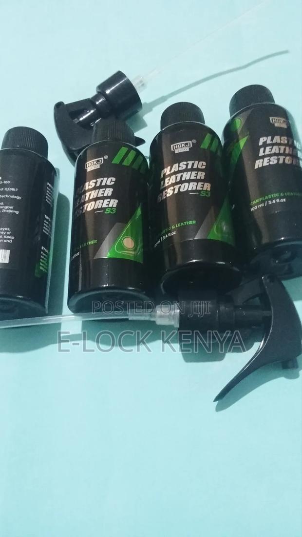 Rejuvenating Car Plastic Leather Restorer