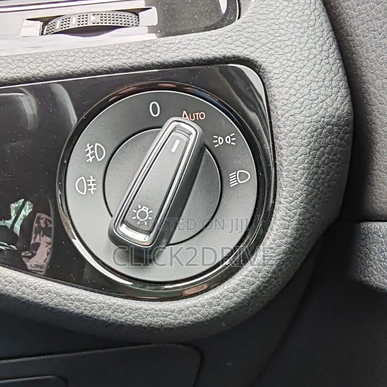Volkswagen Golf TSI SE FWD 2018 White