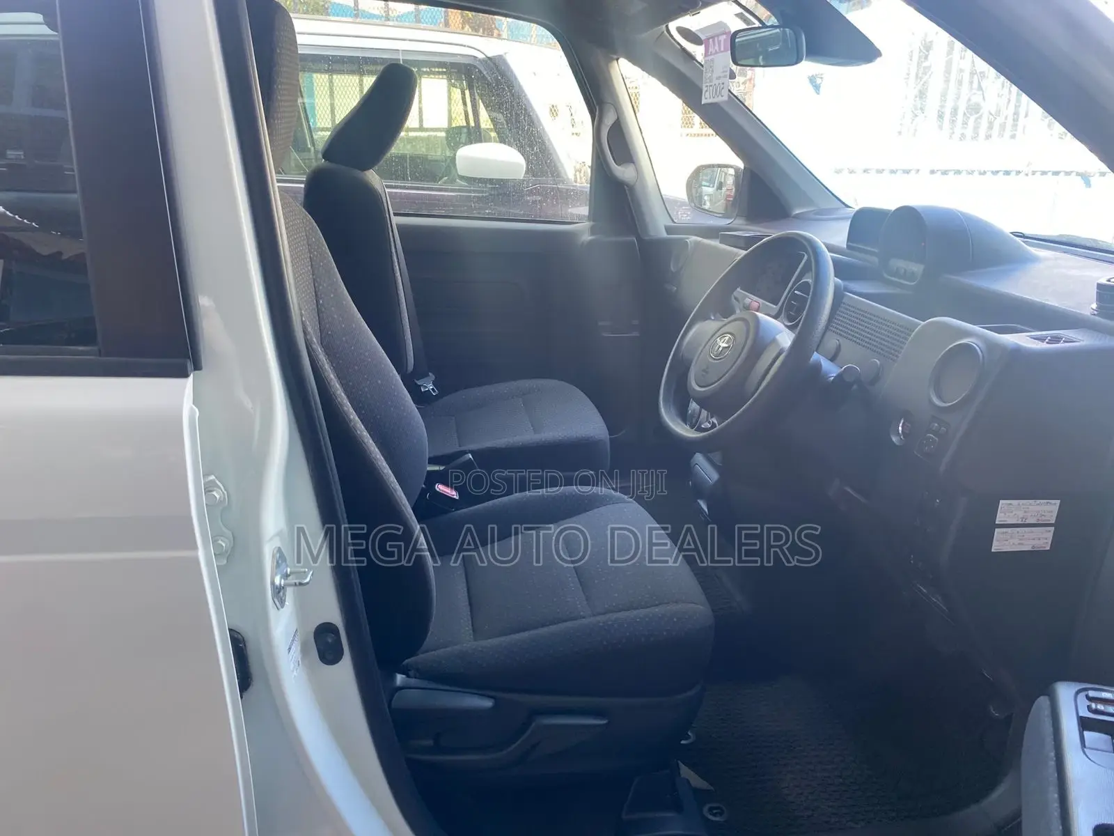 Toyota Spade 2018 White