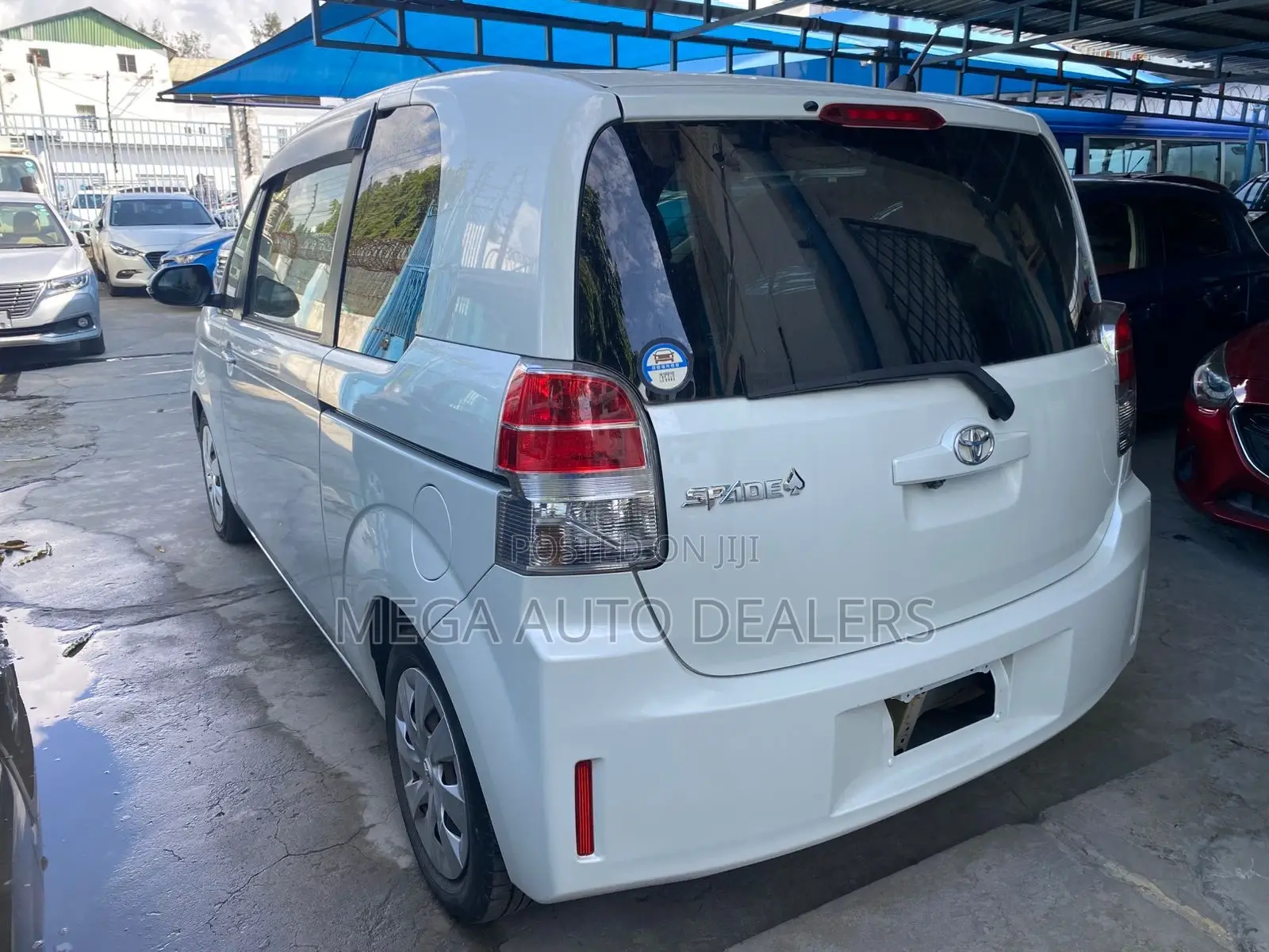 Toyota Spade 2018 White