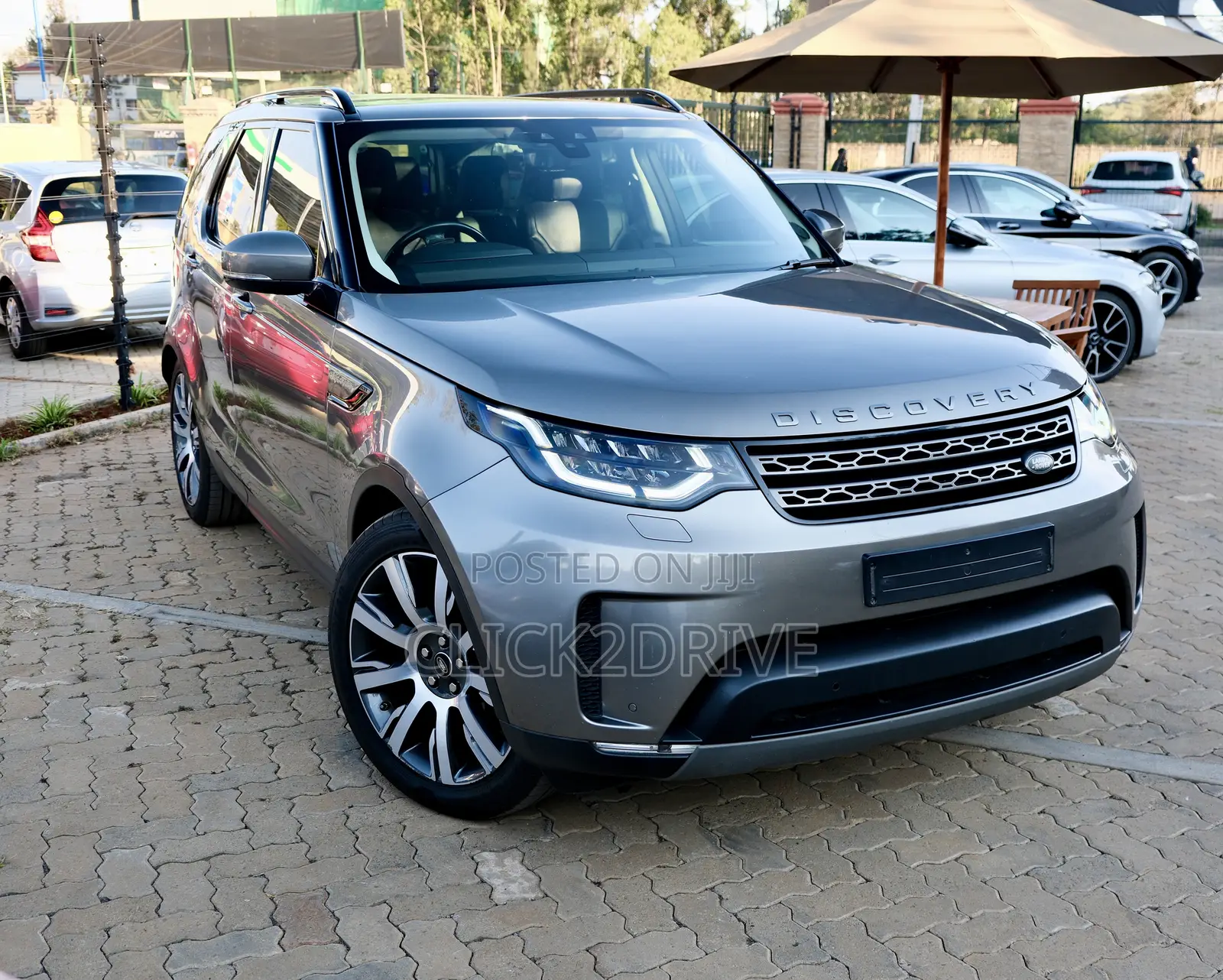 Land Rover Discovery HSE 4x4 2018 Gray
