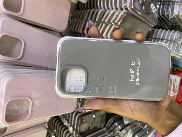 Aqear iPhone 15 Pro Liquid Silicone Case With Microfiber Lining - main view