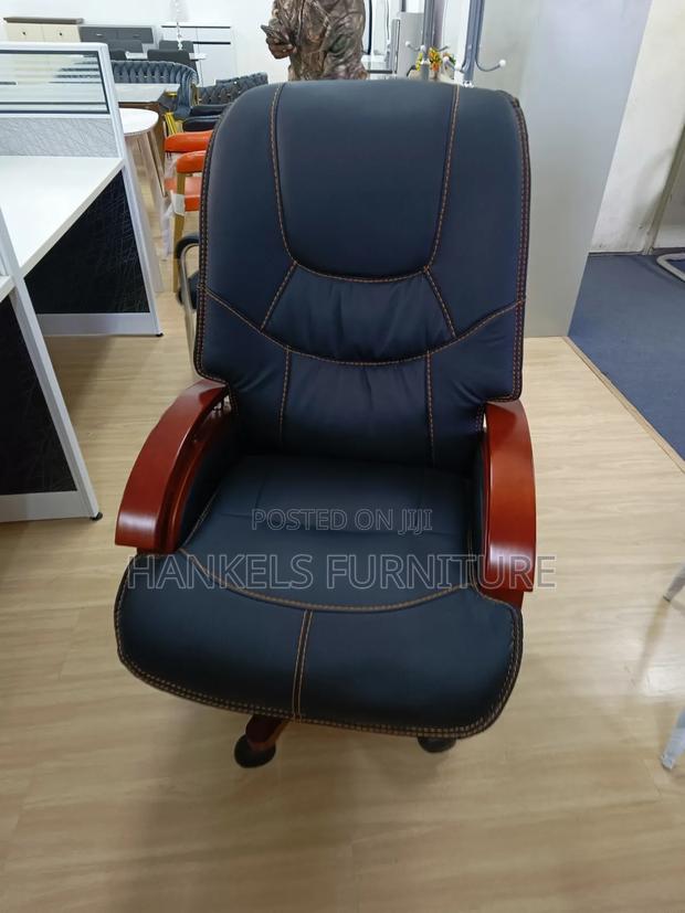 Premium Pu Leather Executive Chair