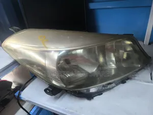 Toyota Vitz Jewela  2012 Non Xenon Headlights
