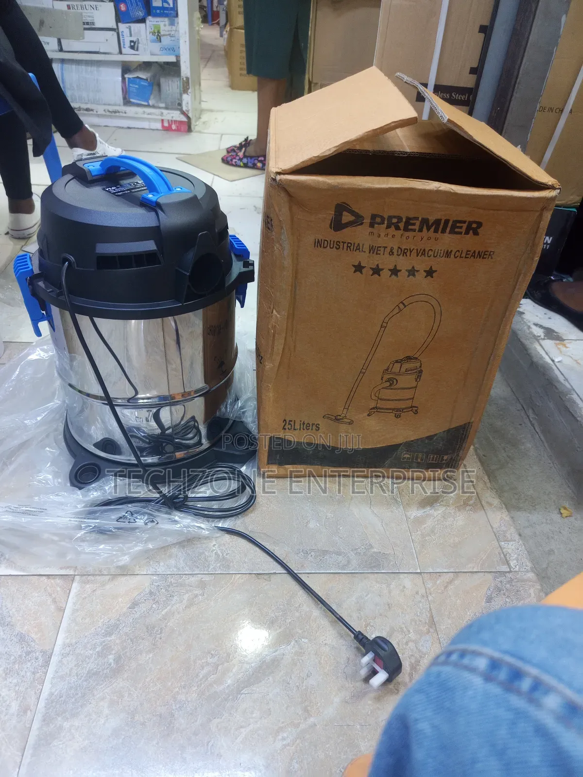 Premier Vacuum Cleaner 25 Litres Stainless Steel 