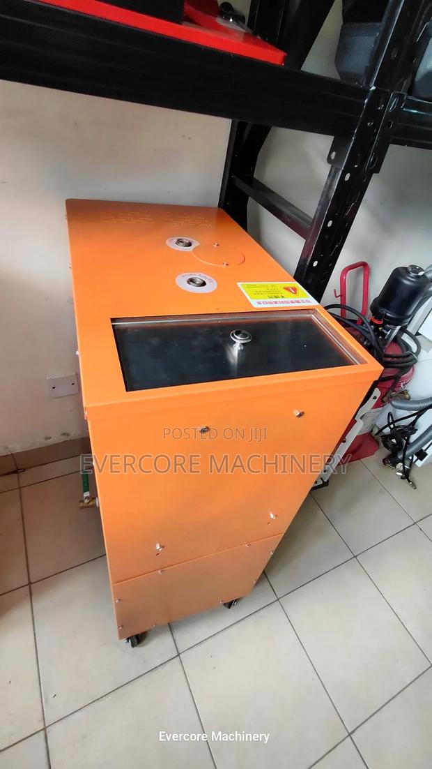 Heavyduty Steaming Machine for Commercial Cleaning Services.