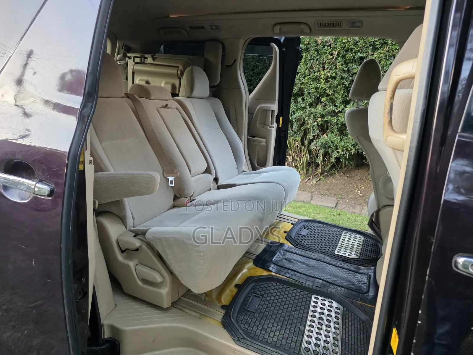 Toyota Vellfire 2010 Purple