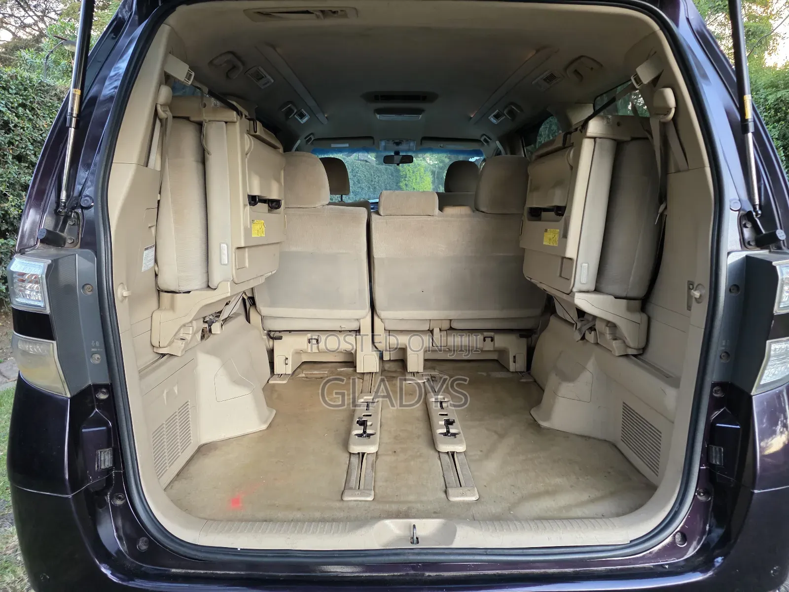 Toyota Vellfire 2010 Purple