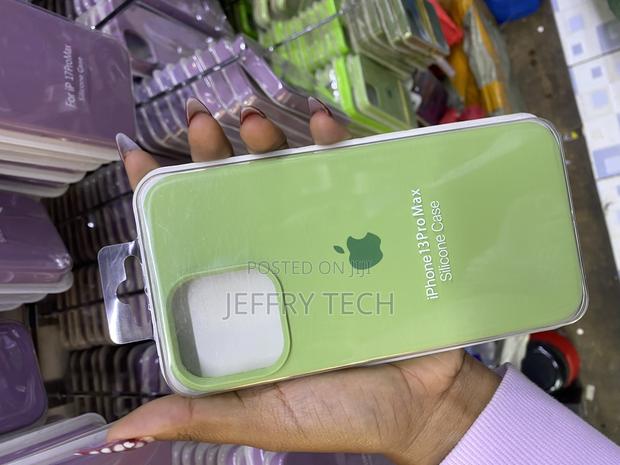 Sword iPhone 13 Pro Max Liquid Silicone Case With Microfiber Lining - thumbnail 3