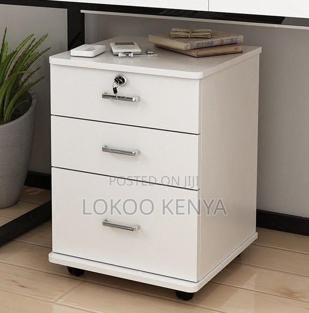 Office Cabinet; Lockable Low-Level 3 Drawer Wooden Pedestal Cabinet