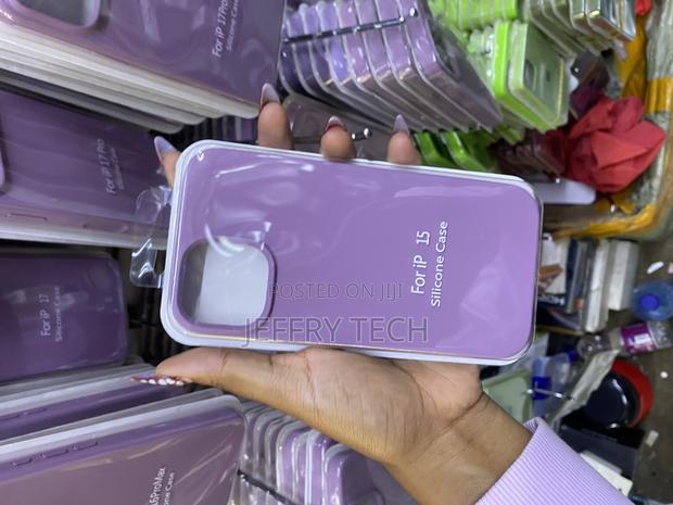 Felon Apple iPhone 15 Liquid Silicone Case With Microfiber Lining - main view