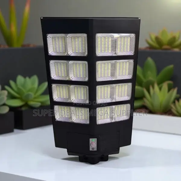 2000w Solar Street Light With Waterproof Casing and Easy Setup Feature