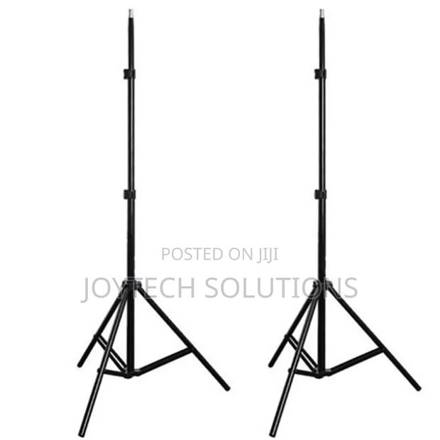 Videography Lighting With Two Batteries and Adapter - thumbnail 3