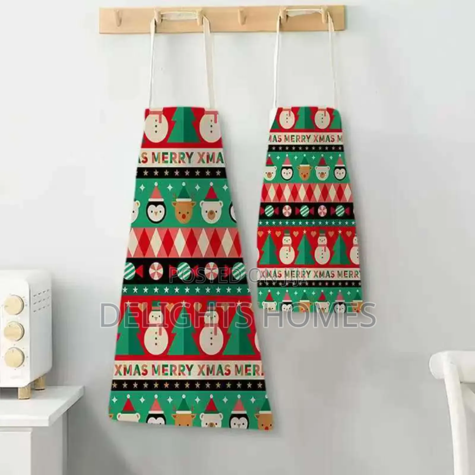 Christmas Themed Kitchen Aprons_re