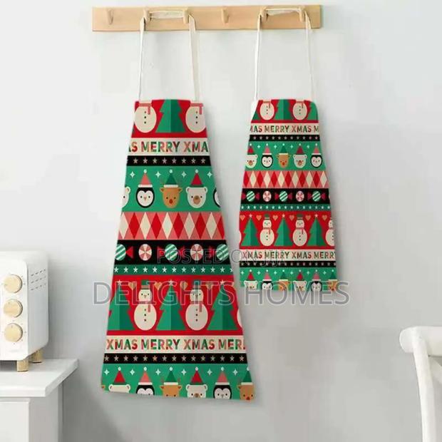 Christmas Themed Kitchen Aprons_re