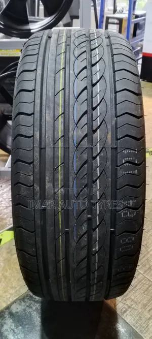 255/40r19 Centara