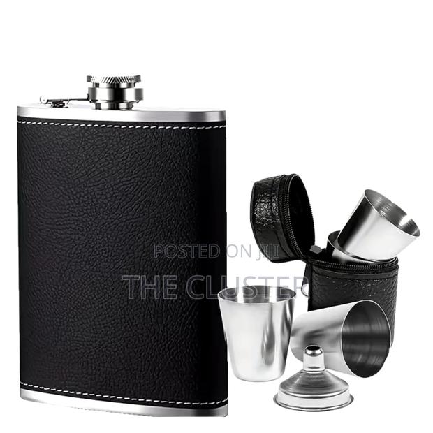 Whiskey Flask Gift Set With 4 Tumblers*