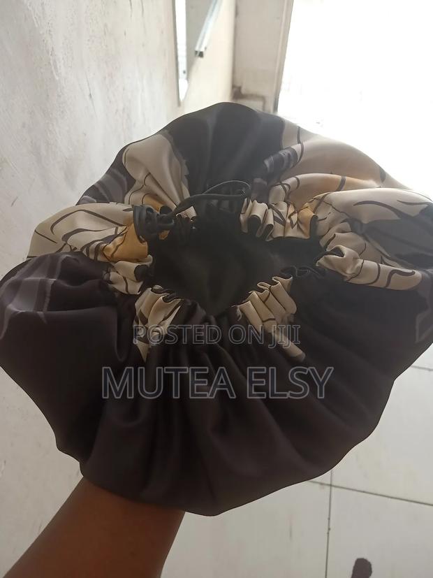 2 in 1 Multicoloured Quality Shower/Sleeping Caps - thumbnail 4